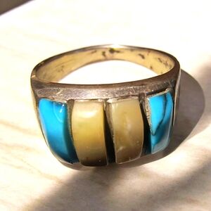 Vintage Unisex Turquoise, MOP Shell, & Sterling Silver Southwestern Ring